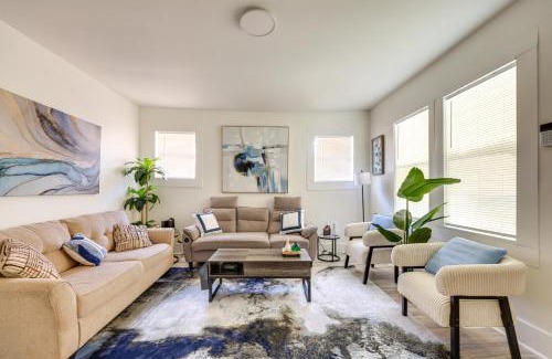 Bessemer Casa | 17 Mi to Birmingham Renovated Home with Deck