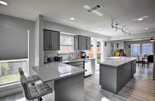 Richardson Casa | 17 Mi to Dallas: Richardson Home w/ Hot Tub