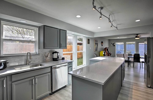 Richardson Casa | 17 Mi to Dallas: Richardson Home w/ Hot Tub