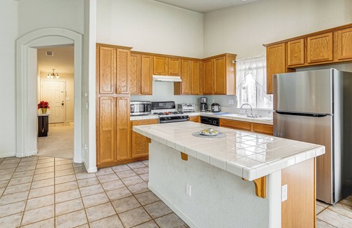 Vallejo Casa | 17 Mi to Napa: Spacious Vallejo Family Home!