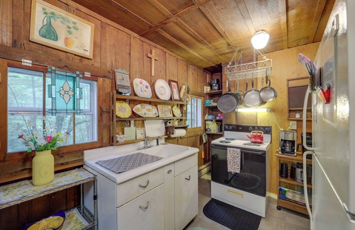 Linville Falls Cabaña | 17 Mi to Sugar Mountain: ‘Tensie’s Cottage’