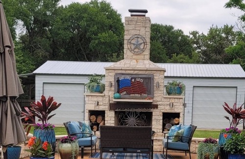 Southland Oaks Casa | 17 Min to COTA, Downtown Austin and Lake Austin.