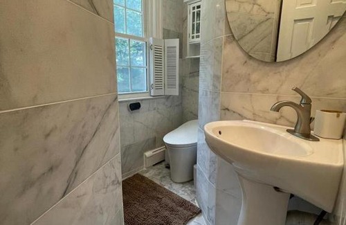 The Lanes Casa | #17 Peerless Design Room with Private Bathroom!