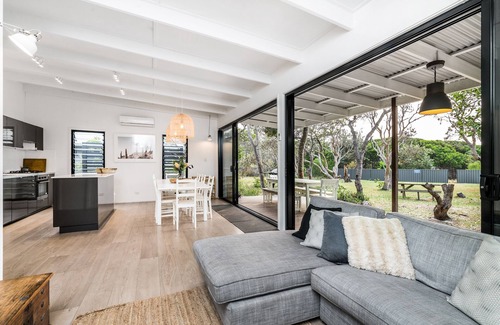 Northern Rivers Cabaña | #17 Songbird Tallow beach houses 2 bed 3 bath