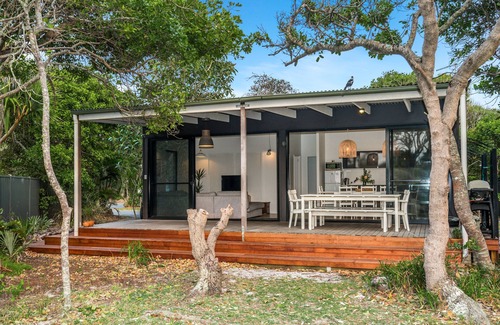 Northern Rivers Cabaña | #17 Songbird Tallow beach houses 2 bed 3 bath