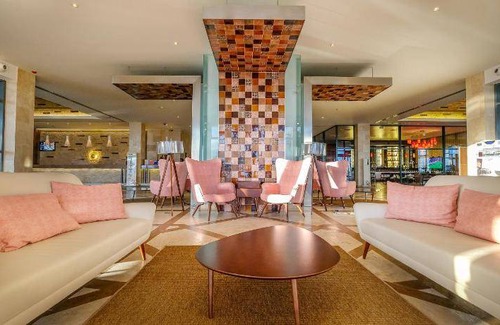 Olhao Hotel | 170 m² Hotel ∙ 127 huéspedes