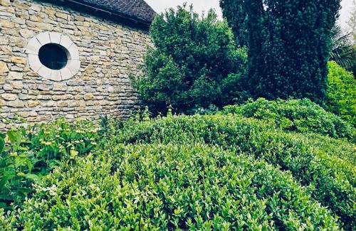 Villeneuve d'Aveyron Casa | 1700's Country House with large Private Pool & Gardens
