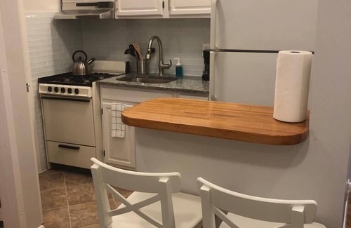 Industry Apartamento | 1703 1C · Agradable 1 cama Apt-20 min a NYC / Estacionamiento disponible.