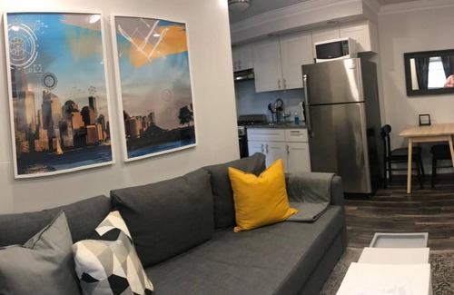 Industry Apartamento | 1703 3E · Incredible 2bed Apt-20 min a NYC / Parking Avail.