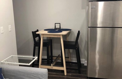 Industry Apartamento | 1715 2E · Apt. Único de 2 camas / 20 min. Para el estacionamiento disponible en Nueva York.