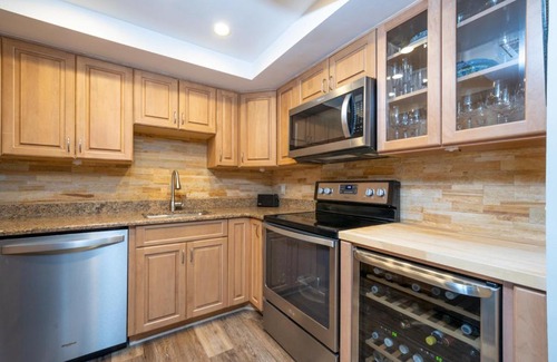 South Beach Casa | 1737 Bluff Villas Renovated Tommy Bahama Villa Water Views Sleeps 6 Sea Pines