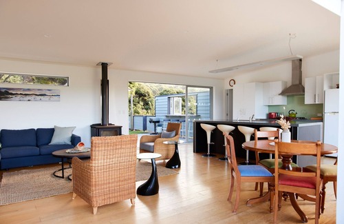 Tryphena Casa | Medlandsview Beachhouse (de lujo con vistas al mar)