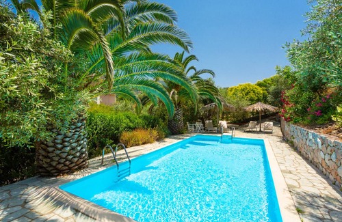 Skopelos Villa | 175 m² Villa ∙ 3 bedrooms ∙ 6 guests