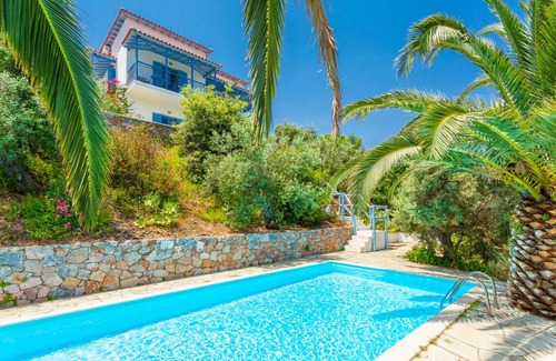 Skopelos Villa | 175 m² Villa ∙ 3 bedrooms ∙ 6 guests
