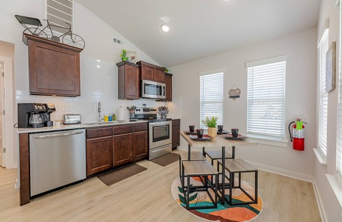 Centerton Casa | 175 Tiny Home near MTB Trails, Walmart HQ Sleeps 6