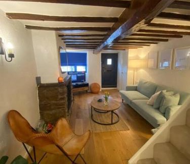 Upholland Casa | 1750's cottage with open fire and beams