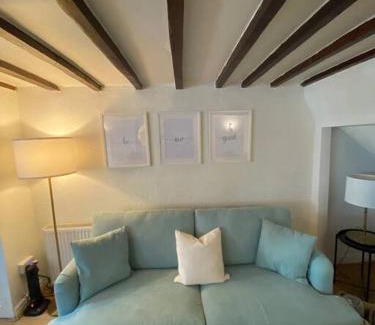 Upholland Casa | 1750's cottage with open fire and beams