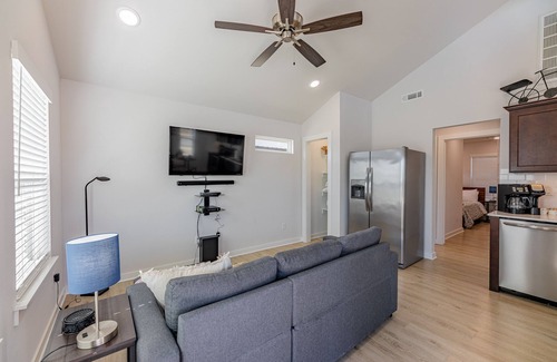 Centerton Casa | 177 Tiny Home near MTB Trails Walmart HQ Sleeps 6