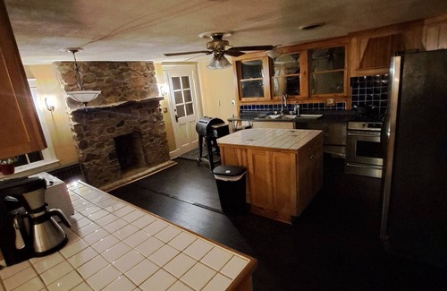 Gettysburg Casa | 1798 historic log cabin and 3 acres in Gettysburg you can rent privately.