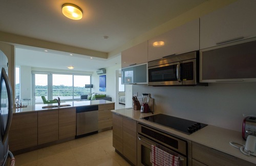 Playa Bonita Village Apartamento | 17J Encantador Apt con Vistas al Mar y a la Selva
