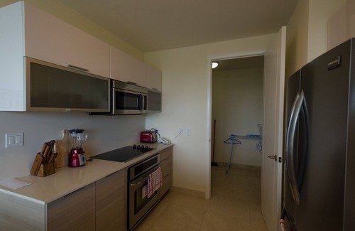 Playa Bonita Village Apartamento | 17J Encantador Apt con Vistas al Mar y a la Selva