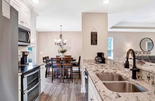 Southeast Pensacola Casa | 17th C~Tranquil Family Retreat