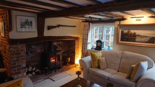 Hurley Casa | 17th Century 2-Bed Sleeps 4 Free Parking