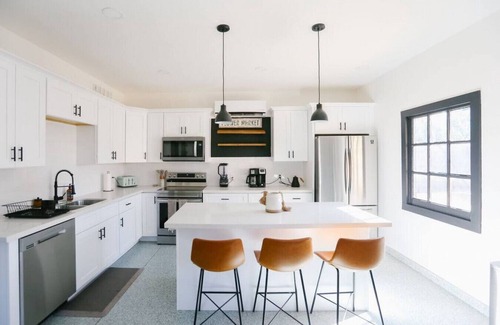 Governmental Mall Casa | 17th Unit C Garage · Amazing indoor/outdoor Space | Sleeps 8