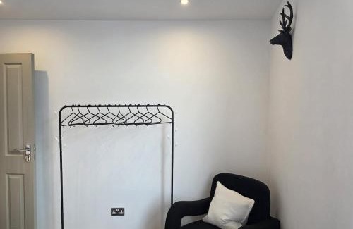 Anfield Casa | 18 Anfield 5 min walk Sleeps 7 4BR 5Bed 3Bathrms
