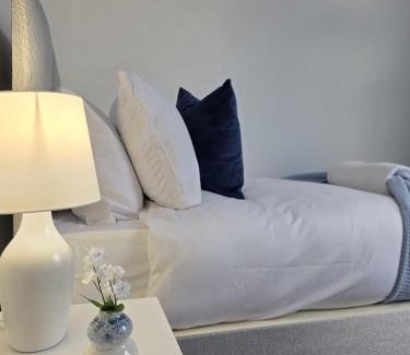 Anfield Casa | 18 Anfield 5 min walk Sleeps 7 4BR 5Bed 3Bathrms