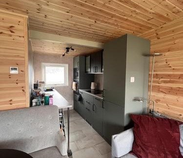 Bucks Cross Apartamento | 18 Bucklands - Cosy 5-Star Chalet - Starlink Wi-Fi - Coastal Woodland