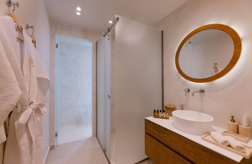Agios Prokopios Hotel | 18 Grapes Hotel
