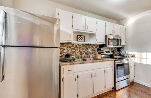 Lithia Springs Casa | 18 Mi to Downtown Atlanta: Quiet Home w/ Fire Pit