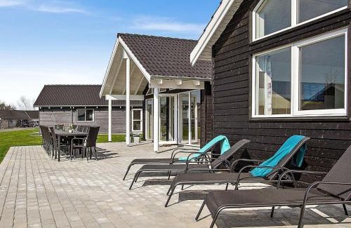 Olpenitz Casa | 18 person holiday home in Hasselberg