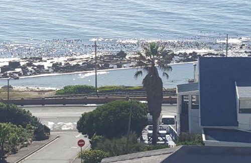 Glencairn Apartamento | 18 Steps - Seaside Cottage with breathtaking views