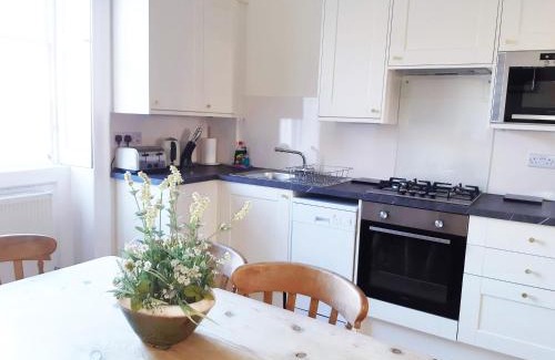 Upper Town Apartamento | 18 The Circus Apartment