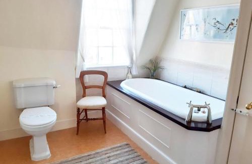 Upper Town Apartamento | 18 The Circus Apartment