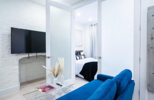 Ukrainian Village Apartamento | 180-2 Brand new 2BR 1Bath East Village