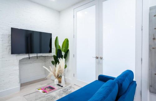 Ukrainian Village Apartamento | 180-2 Brand new 2BR 1Bath East Village