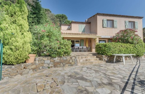 Grimaud Otro | 180 m² Alojamiento ∙ 5 habitaciones ∙ 10 huéspedes