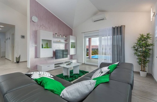 Brtonigla Villa | 180 m² Villa ∙ 3 habitaciones ∙ 8 personas