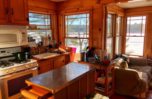 Orrington Casa | 1300 pies cuadrados ♦ Kings Mountain Cottage ♦ Ubicación perfecta