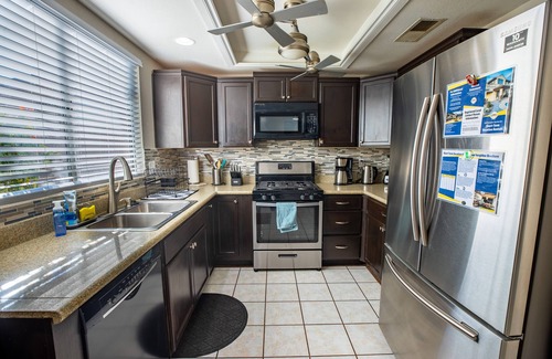 Green Valley Casa | 1800 SqFt House With Heatable Pool Spa 13Min From Strip