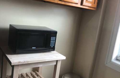 Industry Apartamento | Splendid 2bed Apt20 min to NYC- Parking Avail