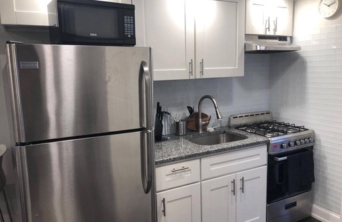 Industry Apartamento | Elegante 2bed Apt-20 min a Time Square / Park Avail