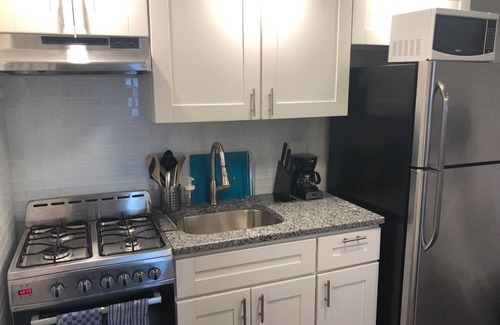 Industry Apartamento | 1817 5G · Excelente 2bed Apt-20 min a NYCParking Avail