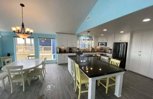 Clayton Apartamento | 1836 Beachfront Retreat