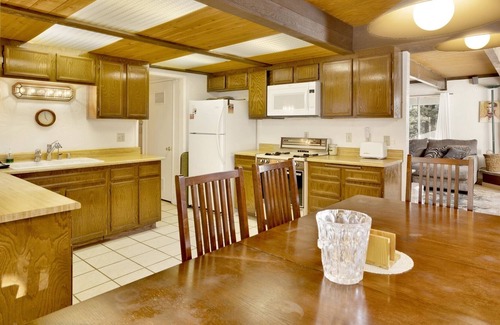 Whispering Forest Cabina | 1850-haven Hideaway 3 Bedroom Home by Redawning