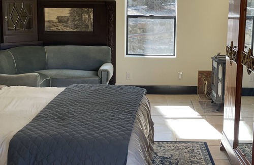 Buellton Otro | 1853 Adobe - step back in time overlooking a working world class vineyard