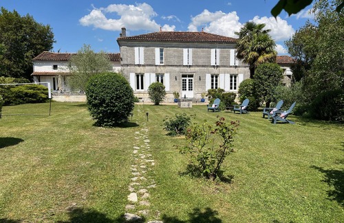 Chassors Cabaña | Tranquilo, privado! Propiedad de Charentaise, piscina climatizada y jardines